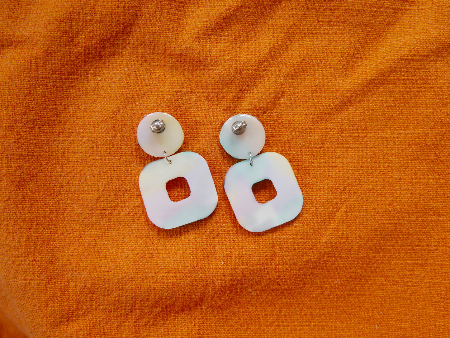 Retro open rounded squares
