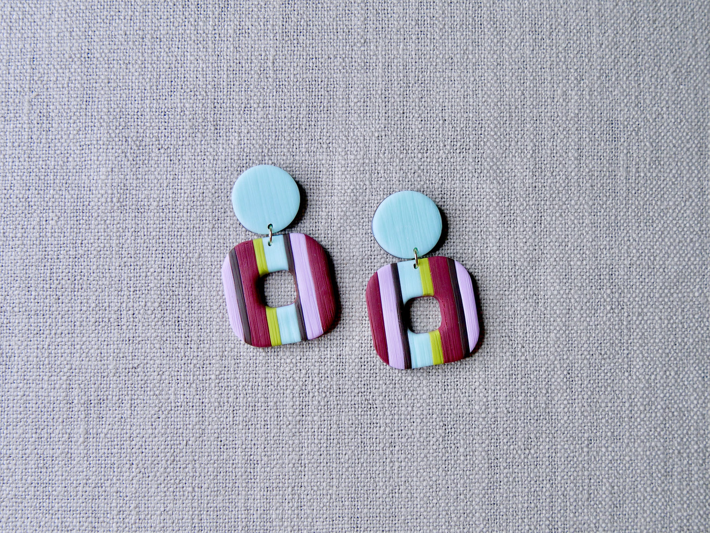 Statement striped rectangle