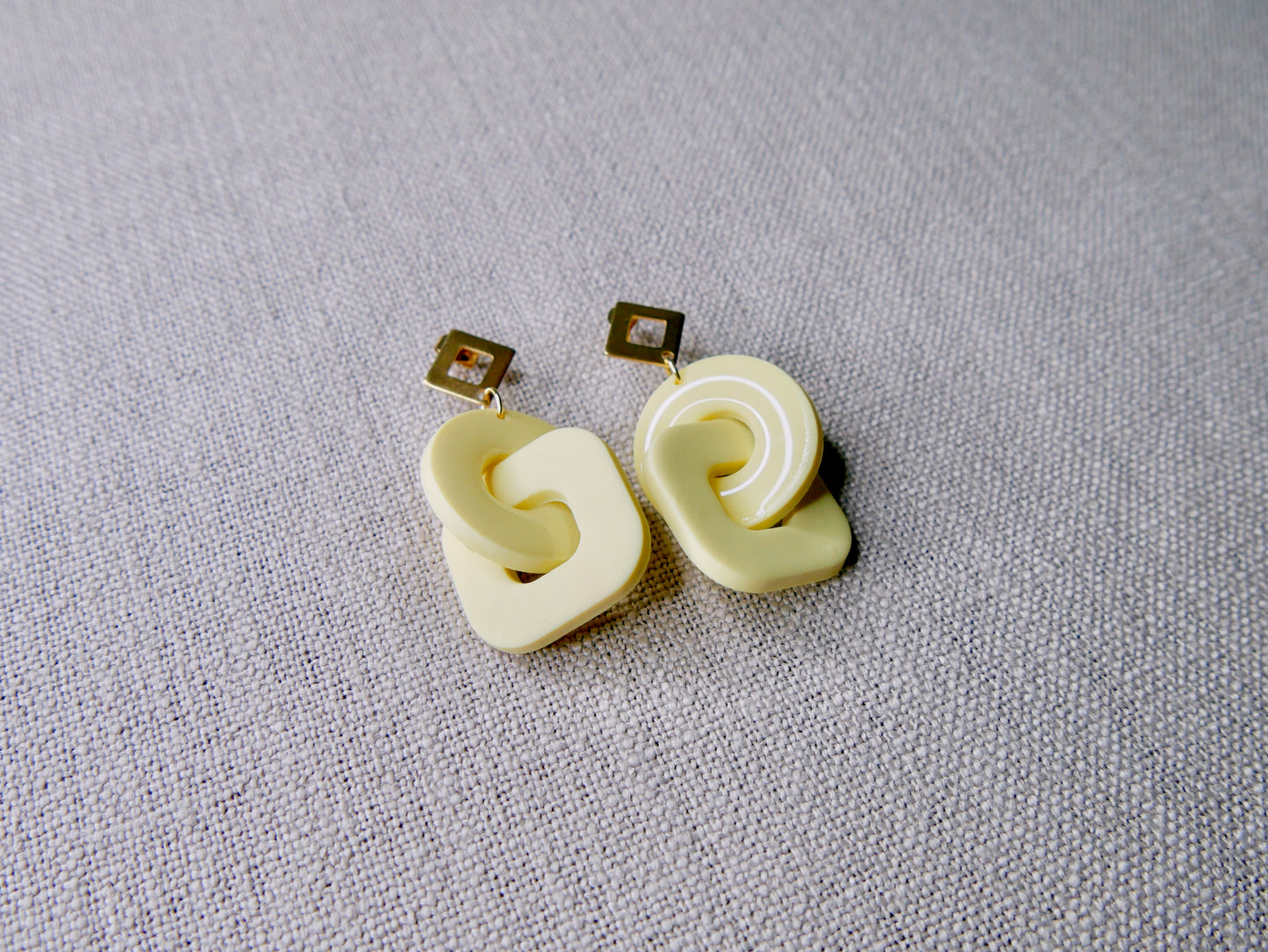 Butter yellow 3D hangers