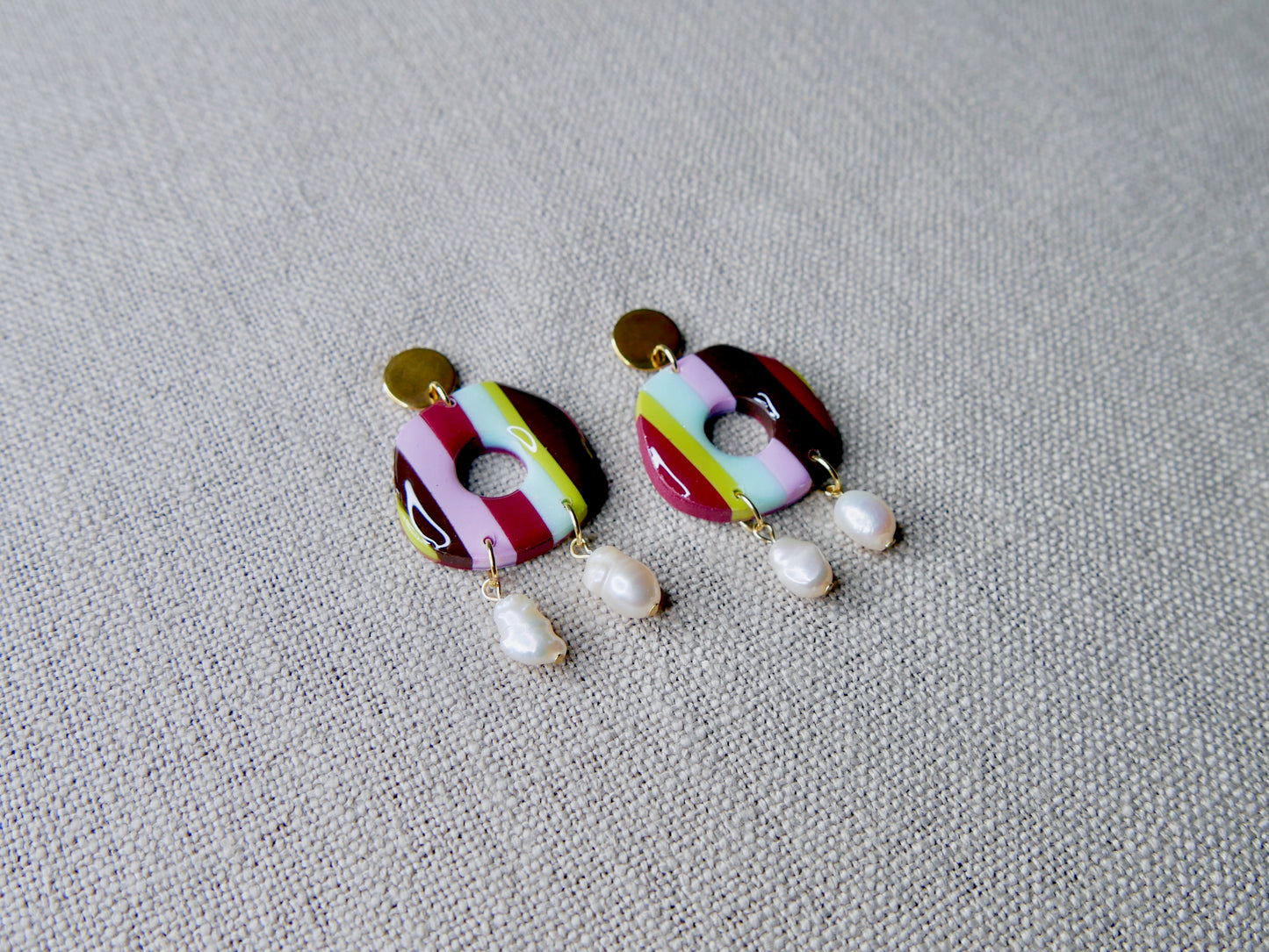 Stripes and pearls