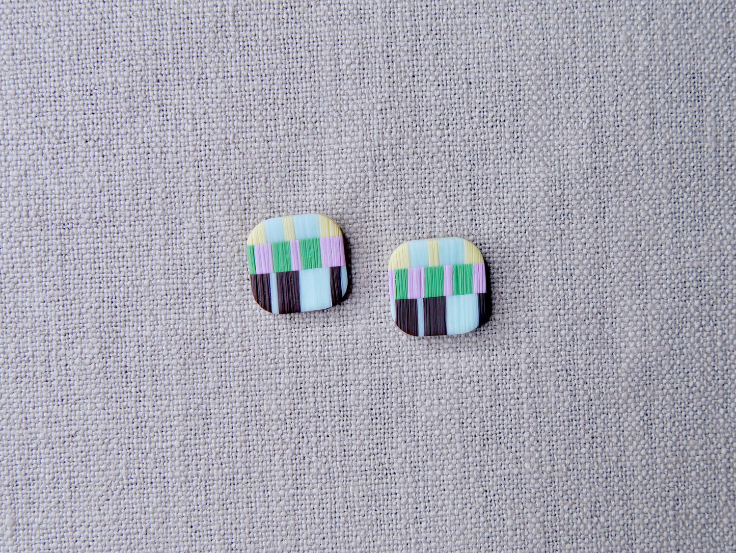 Striped stud