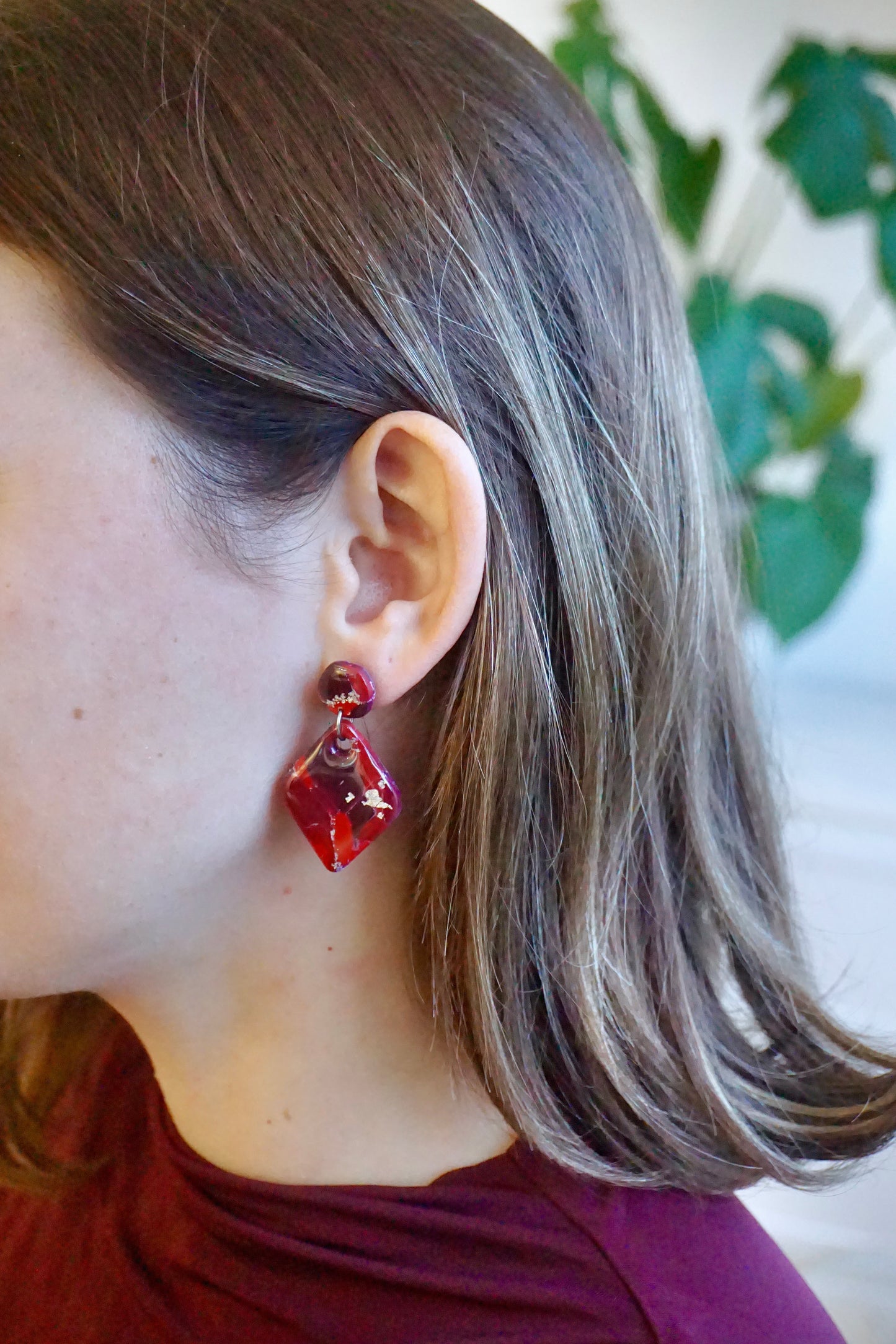 Red earrings rhombus