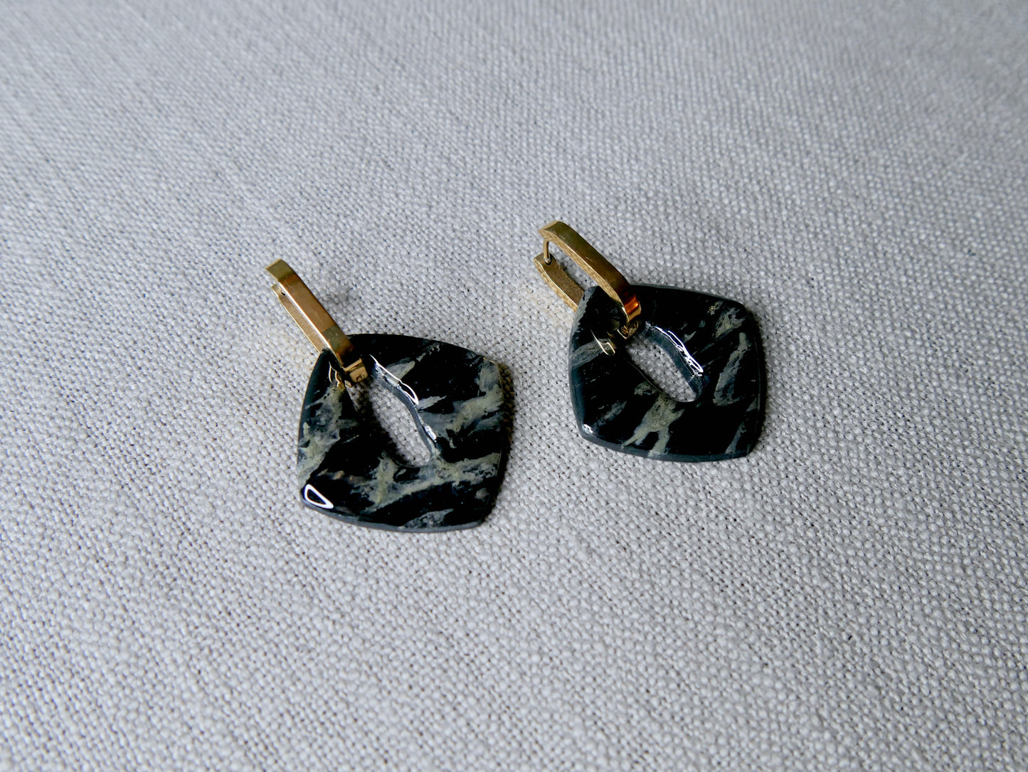 Black marble hangers