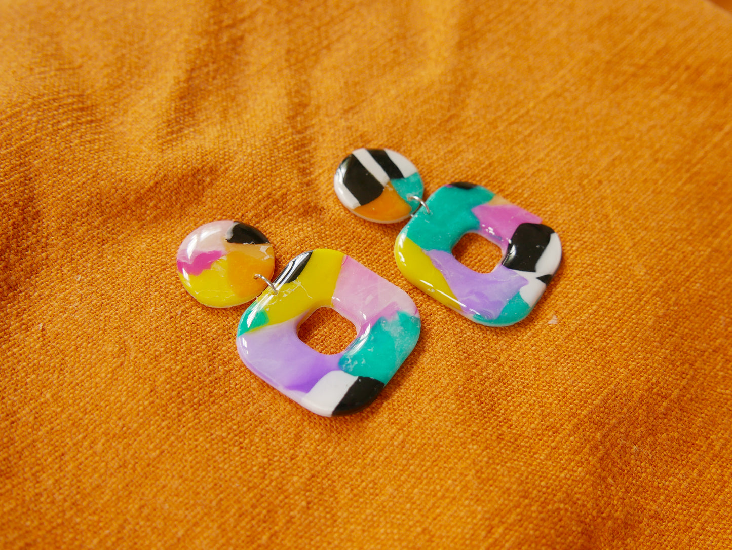 Retro open rounded squares