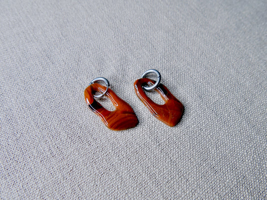 Amber tortoise hanger (silver ring)